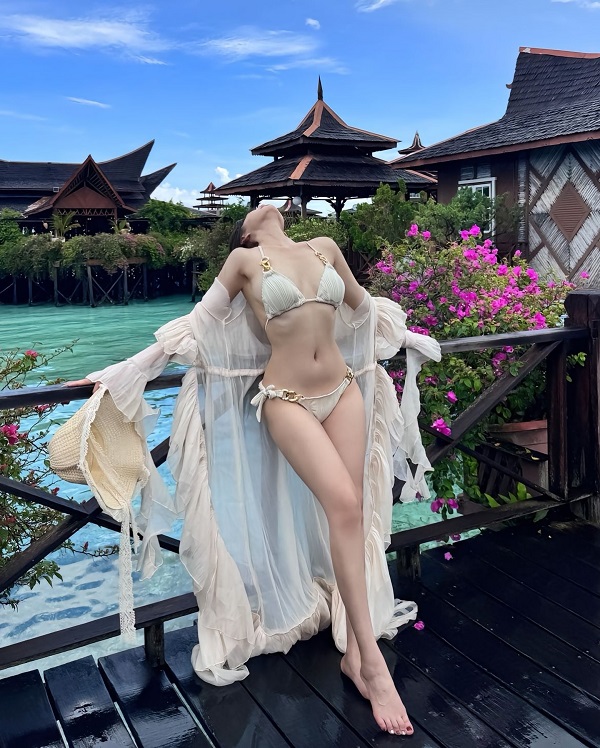 ảnh gái xinh mặc bikini 14