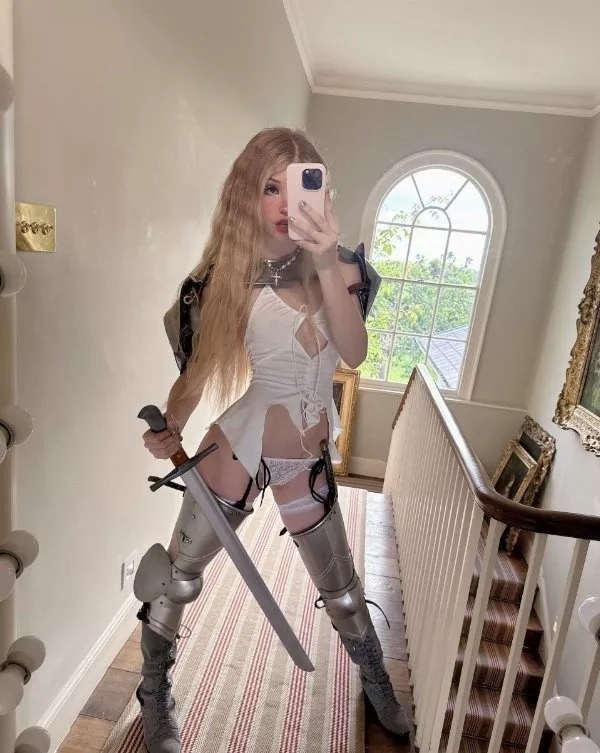 belle delphine nude​ (5)