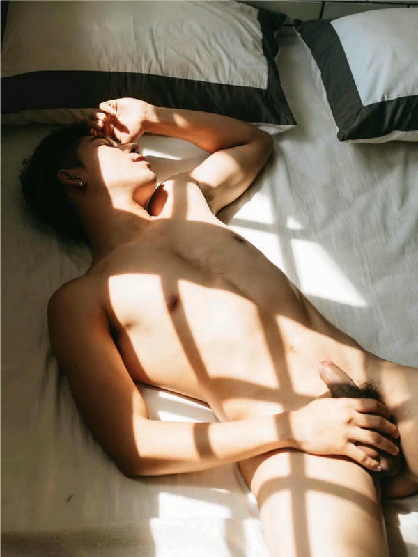 trai nude (28)
